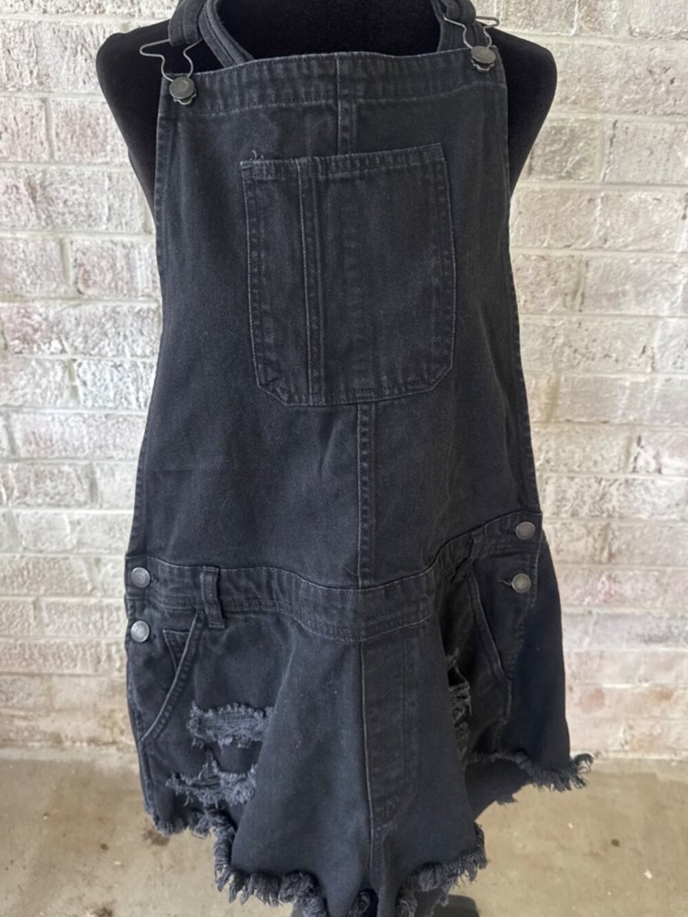 American Eagle black distressed denim shortalls overalls grunge boho Large